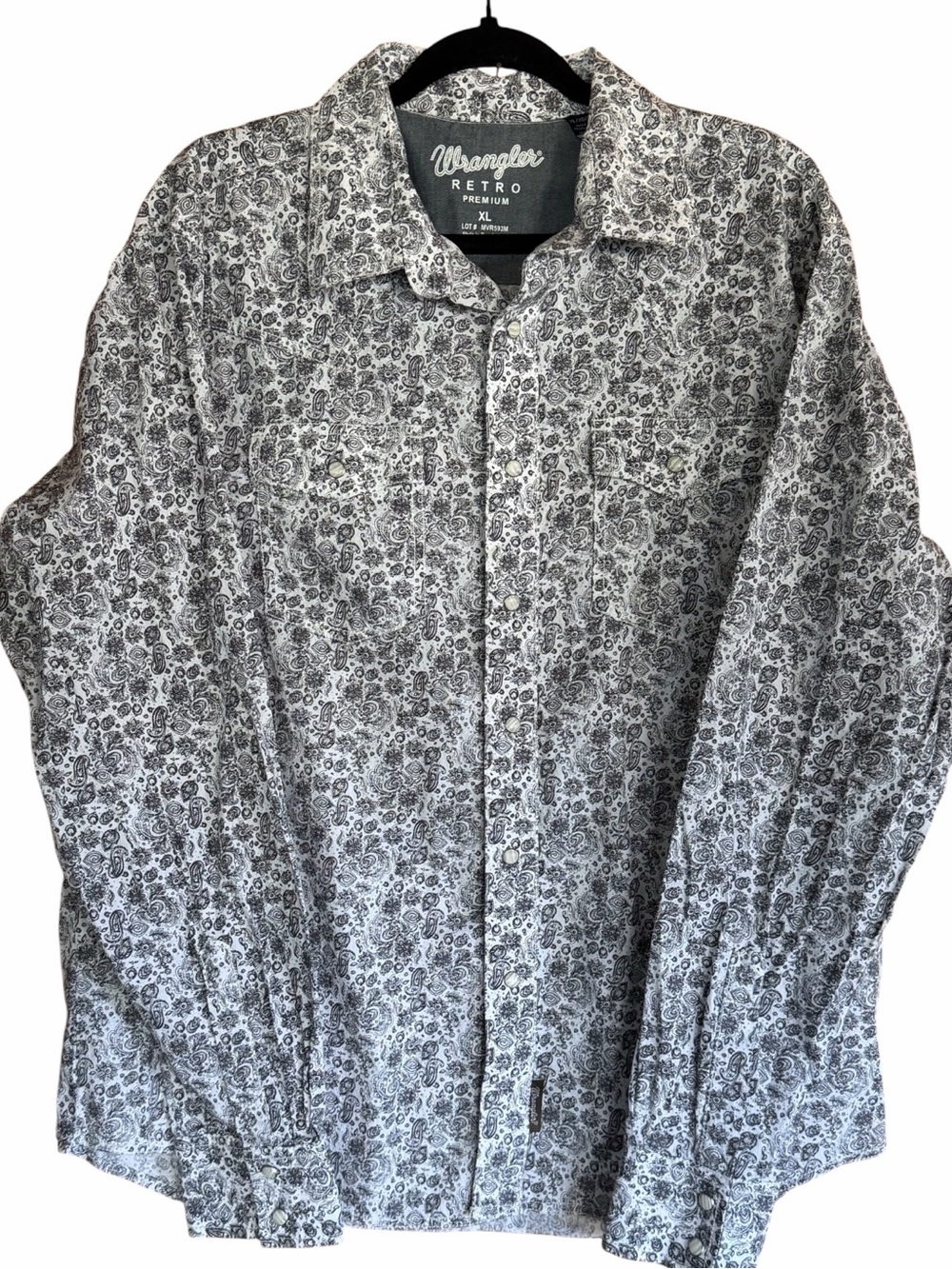 Wrangler Retro Premium Men's Black & White Paisley Button-Up Shirt